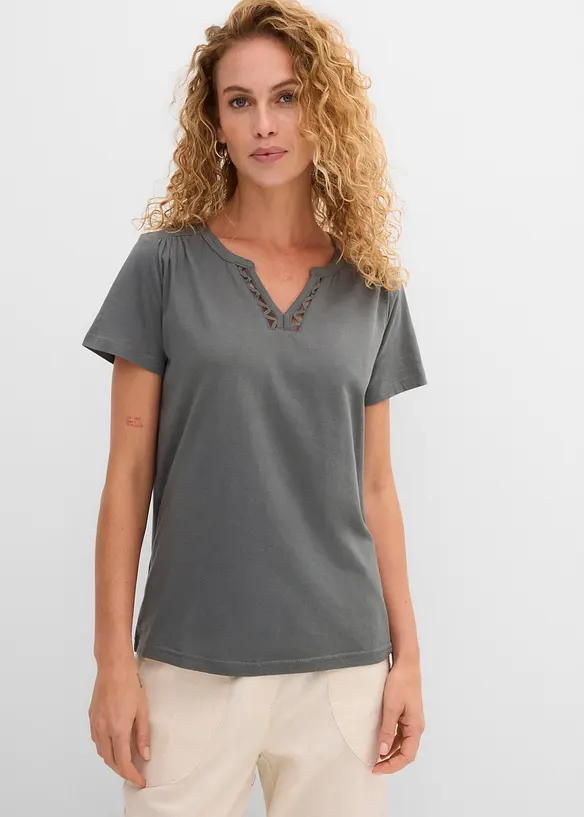 Topp med snygg halsringning, bonprix