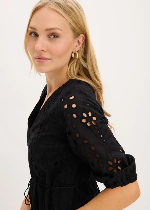 Mellanl&aring;ng bomullskl&auml;nning med h&aring;lbroderi, bonprix