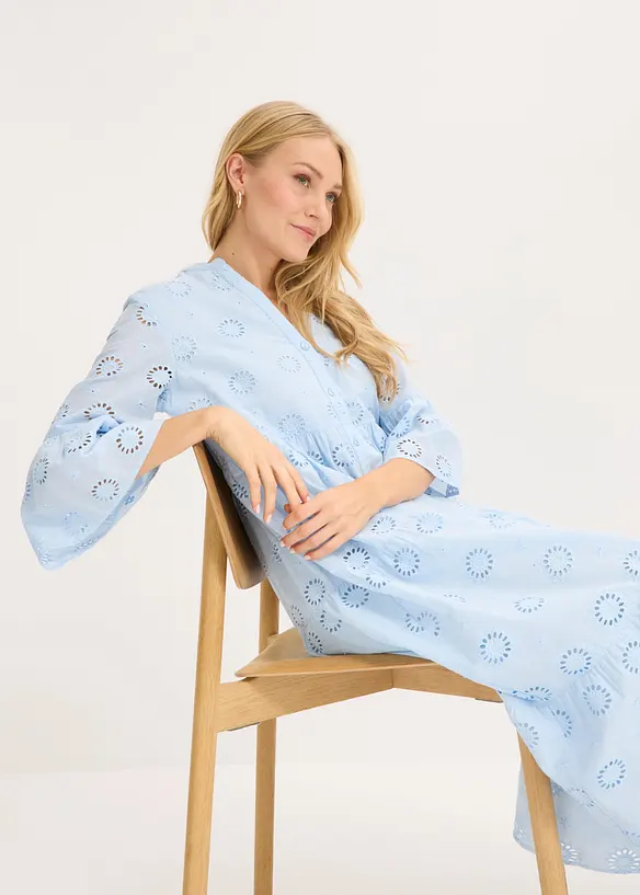 Maxikl&auml;nning i bomull med h&aring;lbroderi, bonprix