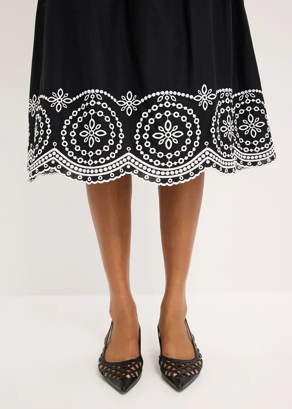 Mellanl&aring;ng kjol i bomull med h&aring;lbroderi, bonprix