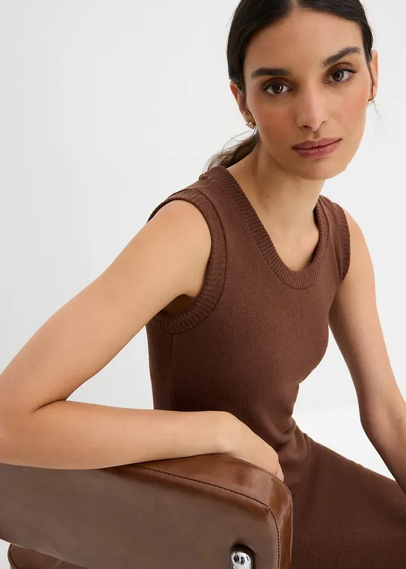 Stickad kl&auml;nning i tunn viskosmix, bonprix