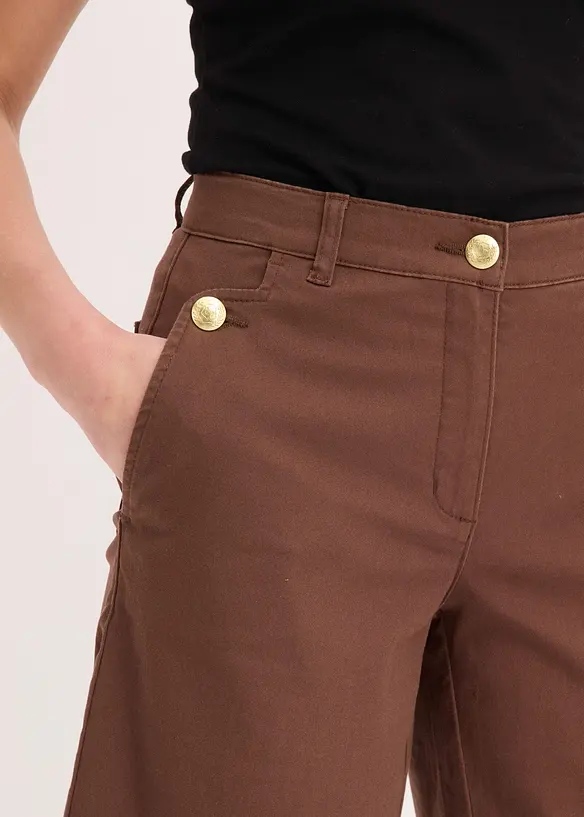 Shorts av elastisk twill, med vida ben, bonprix
