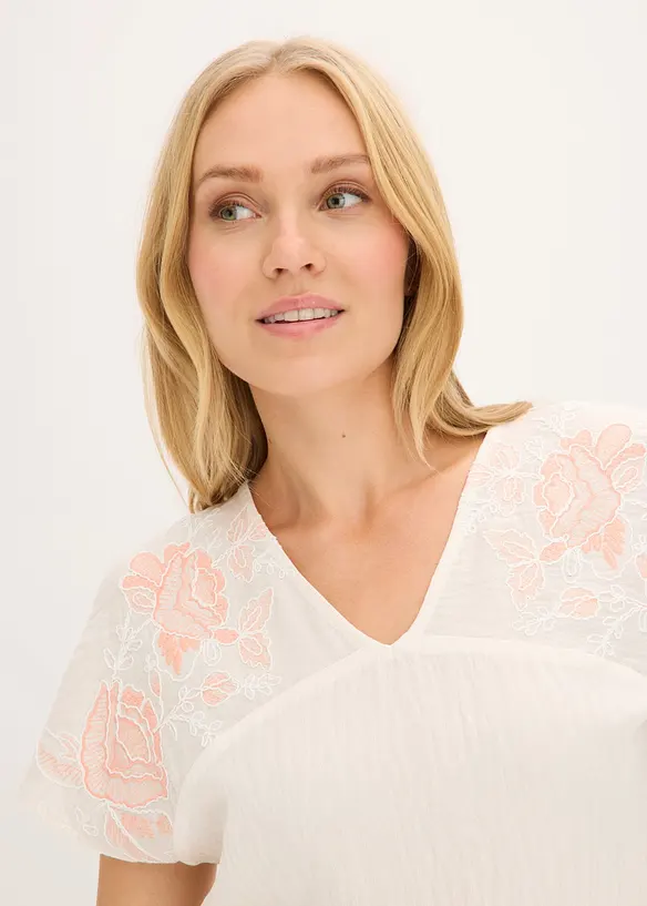 Blus med blombroderi, bonprix