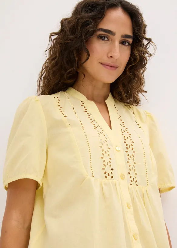 Blus med h&aring;lbroderi, bonprix