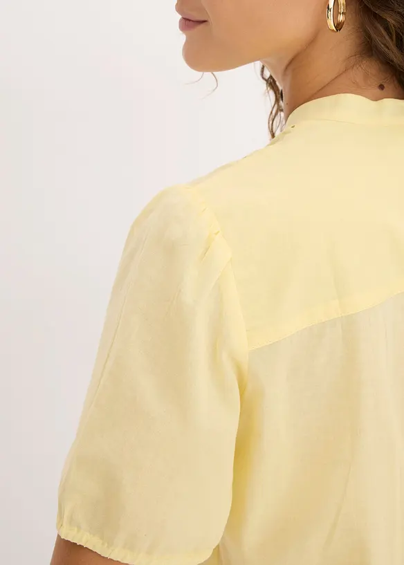 Blus med h&aring;lbroderi, bonprix
