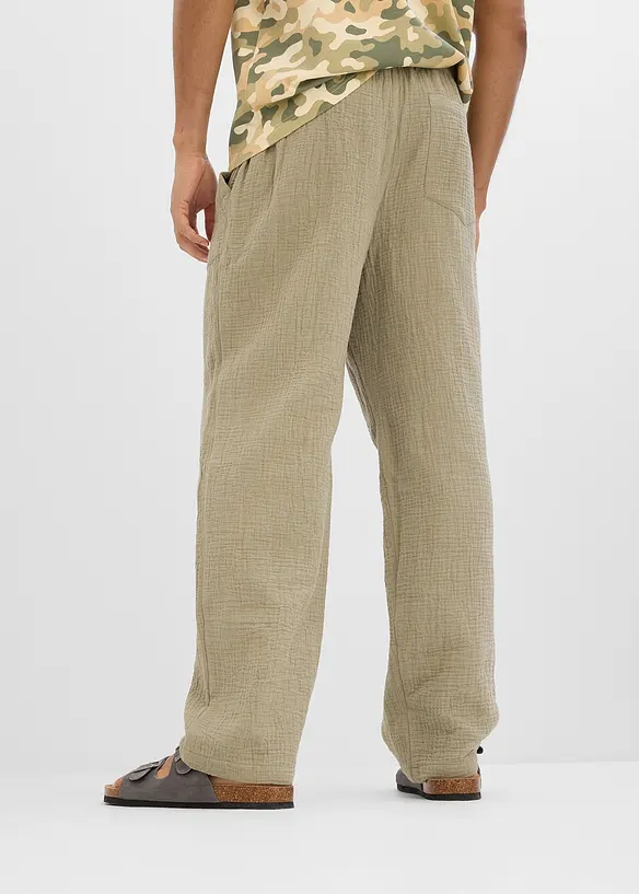 Dra p&aring;-byxa i mjuk muslin, avsmalnande ben, avslappnad passform, bonprix