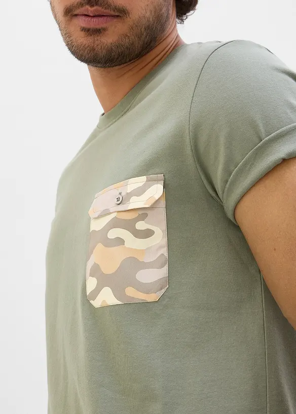 T-shirt av bomull med br&ouml;stficka, Slim Fit, bonprix