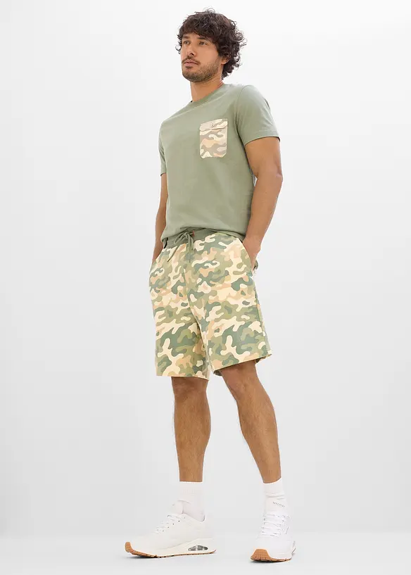 T-shirt av bomull med br&ouml;stficka, Slim Fit, bonprix