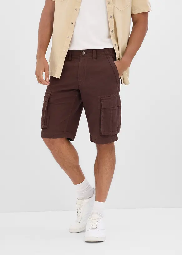 L&auml;tta jeansshorts med res&aring;rmidja, av f&auml;rgad denim, Relaxed Fit, bonprix