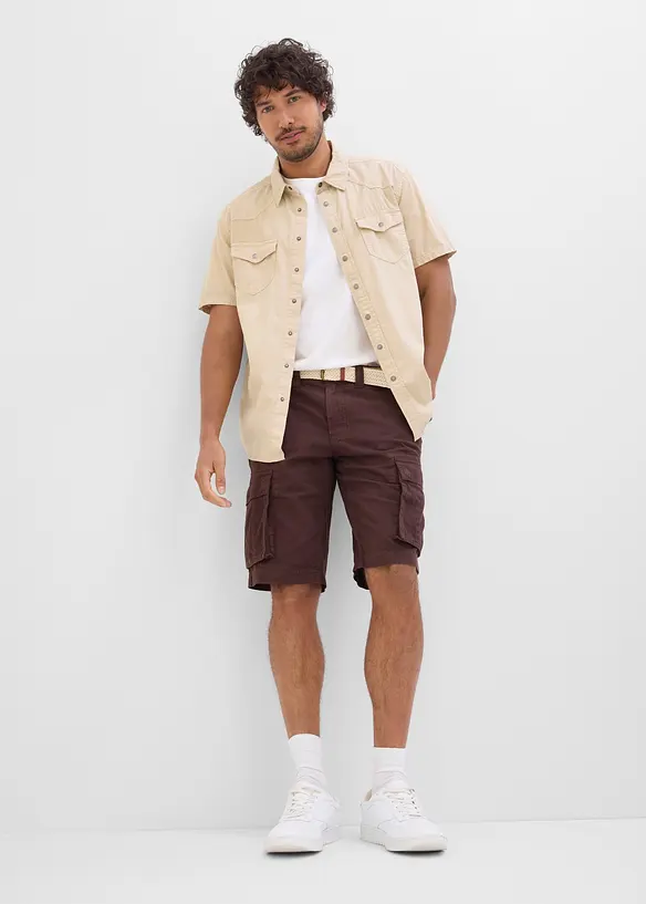 L&auml;tta jeansshorts med res&aring;rmidja, av f&auml;rgad denim, Relaxed Fit, bonprix