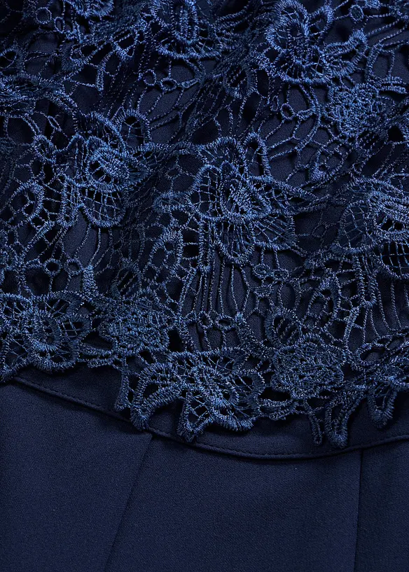 Jumpsuit av stabil trik&aring; med spets, bonprix