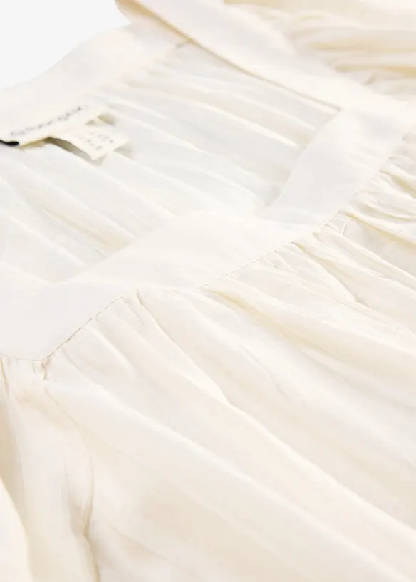 Blus av krinklat material med struktur, bonprix