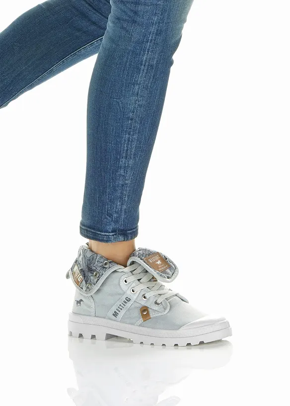 Sneakers med h&ouml;ga skaft fr&aring;n Mustang, av bomullscanvas, Mustang