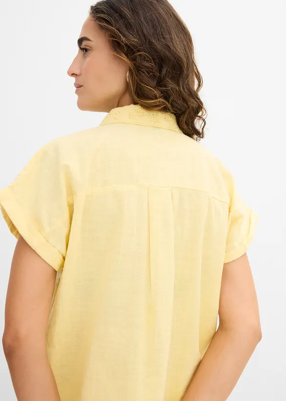 Bomullsblus  med h&aring;lbroderi, bonprix