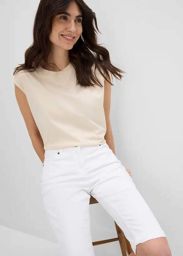 Stretchiga jeansbermudas med uppvikta benslut, bonprix