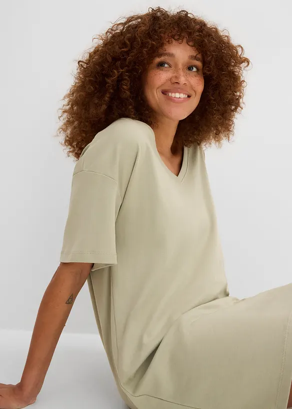 T-shirtkl&auml;nning i oversizemodell med V-ringning (2-pack), bonprix