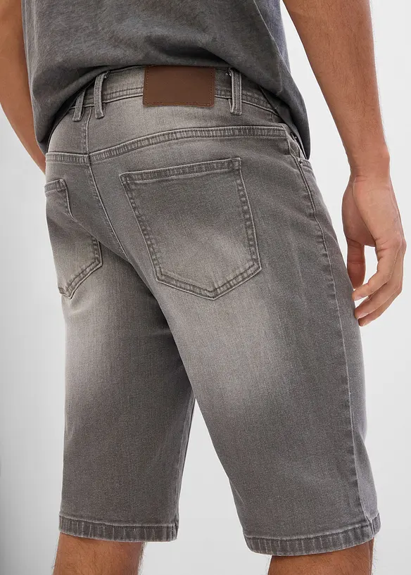 Stretchiga jeansshorts med f&ouml;rst&auml;rkt gren, Regular Fit, bonprix