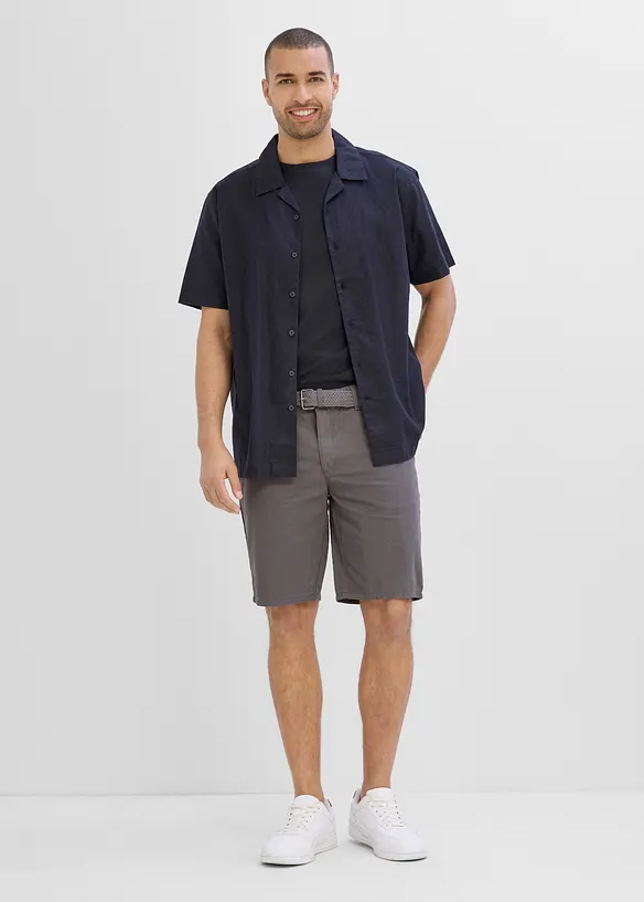 Stretchiga shorts med res&aring;rmidja och sk&auml;rp, Regular Fit, bonprix