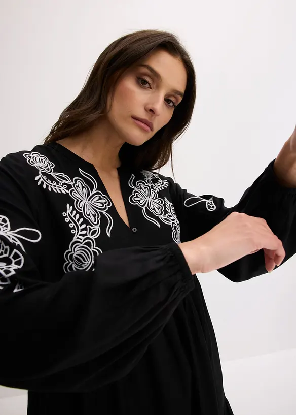 Tunikakl&auml;nning av mjuk viskos med broderi, bonprix