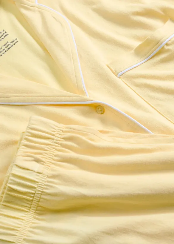 Pyjamas med shorts, i mjuk viskosmix, bonprix