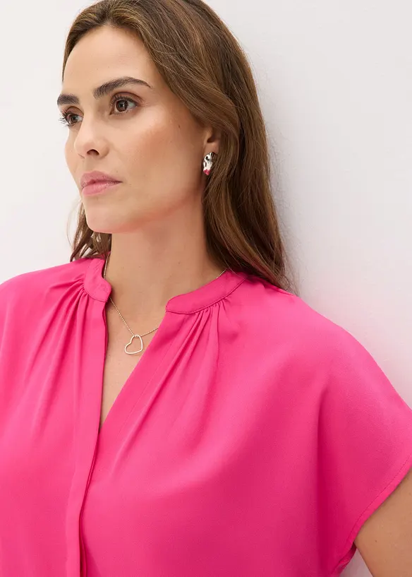 Kort&auml;rmad blus med dold knappsl&aring;, bonprix