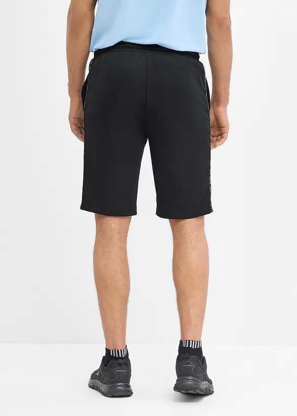 Sportshorts i snabbtorkande material, bonprix