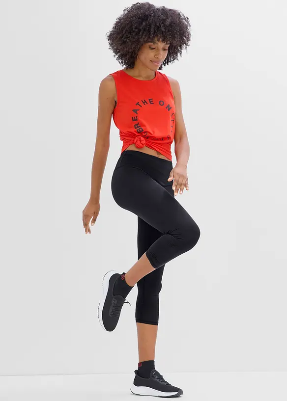 Tr&auml;ningsleggings i capril&auml;ngd med rynkning, snabbtorkande och mycket l&auml;tt material, bonprix