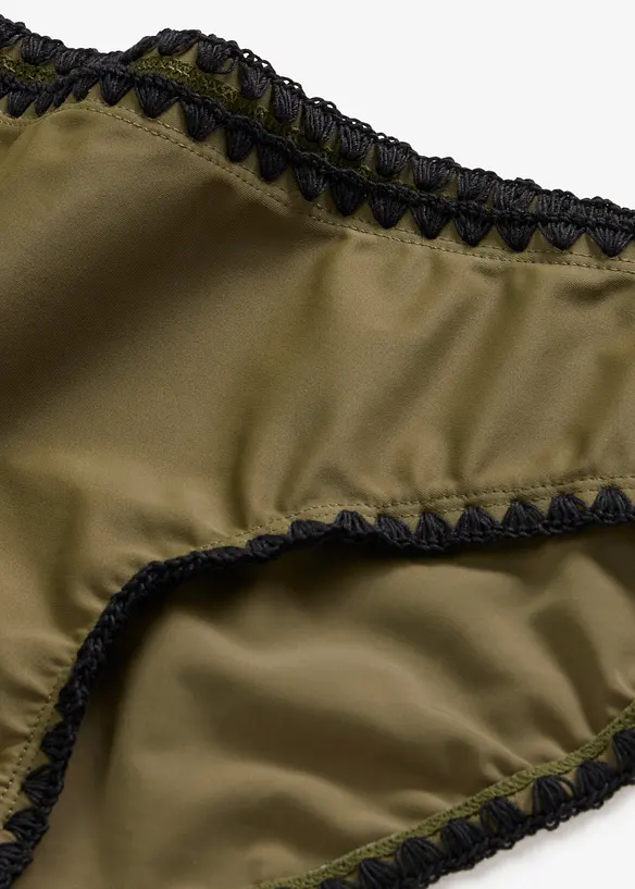 Bikinibyxa med broderi, bonprix
