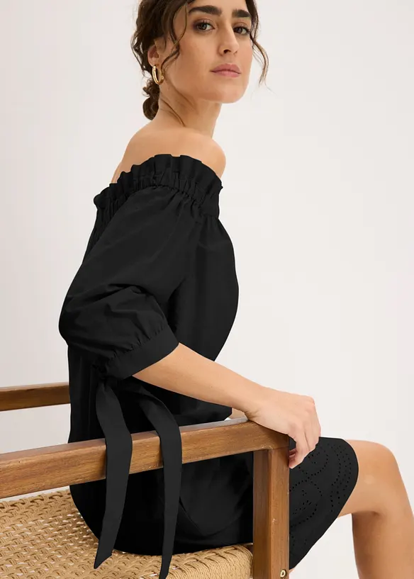 Off shoulder-kl&auml;nning i bomull med h&aring;lbroderi, bonprix
