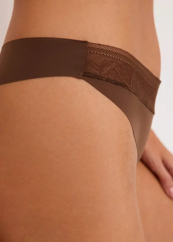 Laserskuren stringtrosa utan s&ouml;m, bonprix