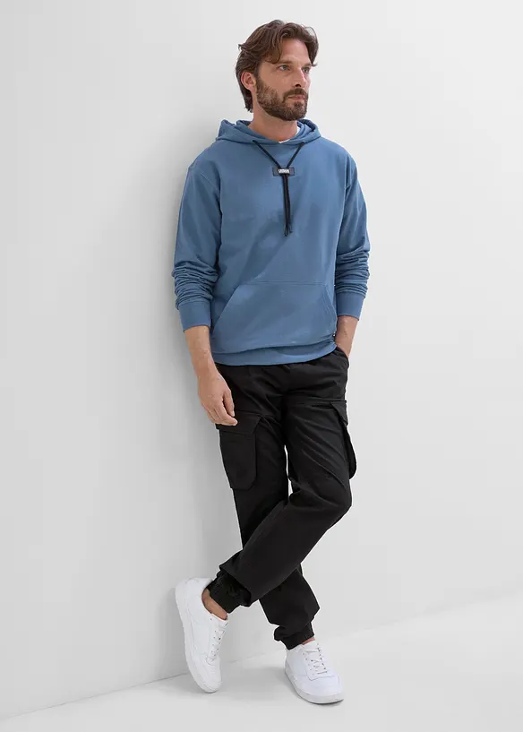 Cargobyxa i dra p&aring;-modell med raka ben, normal passform, bonprix