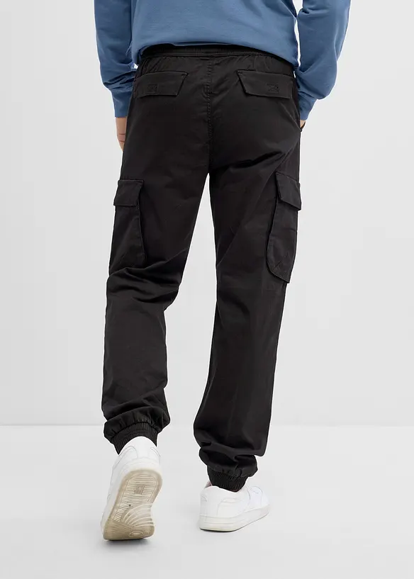 Cargobyxa i dra p&aring;-modell med raka ben, normal passform, bonprix