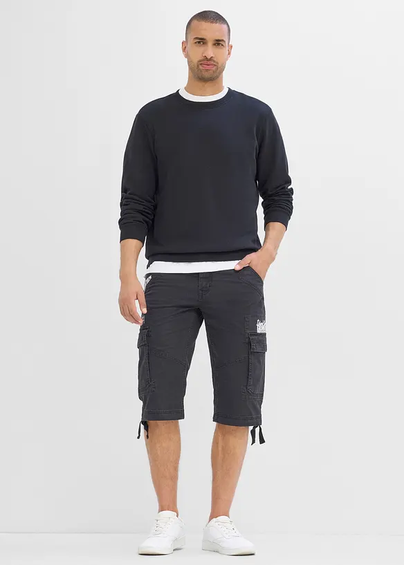 L&aring;nga shorts med stretch och cargofickor, normal passform, bonprix