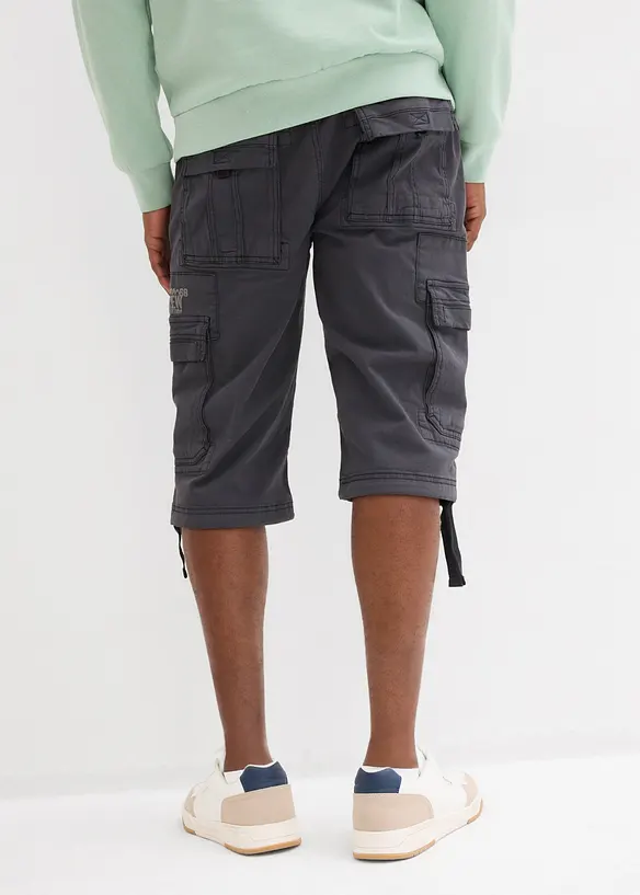 L&aring;nga shorts med stretch och cargofickor, normal passform, bonprix
