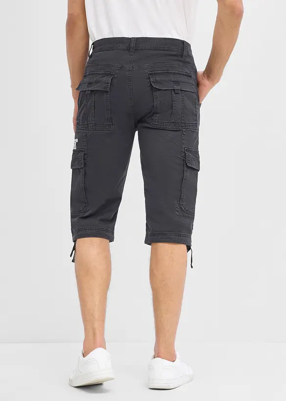 L&aring;nga shorts med stretch och cargofickor, normal passform, bonprix