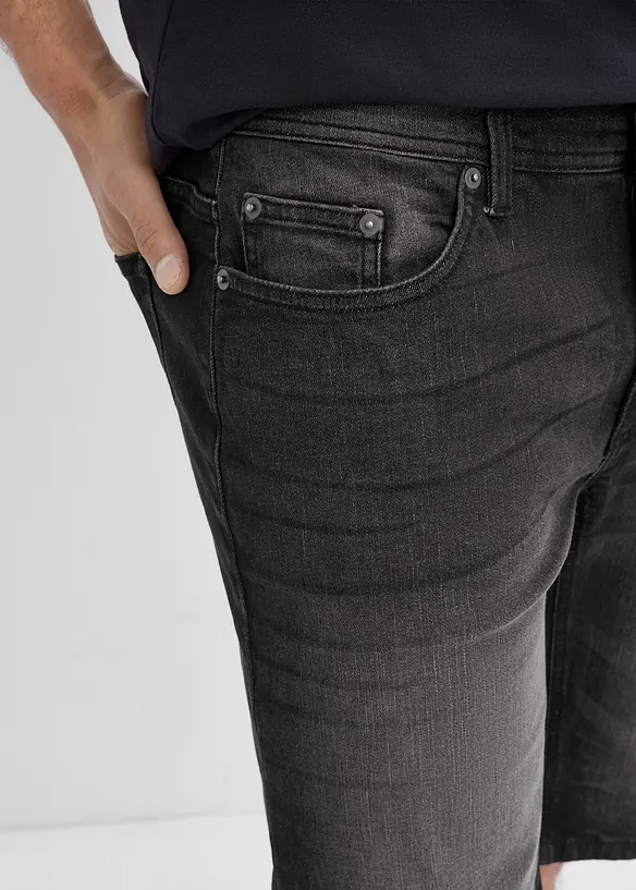Stretchiga jeansshorts med f&ouml;rst&auml;rkt gren, Regular Fit, bonprix