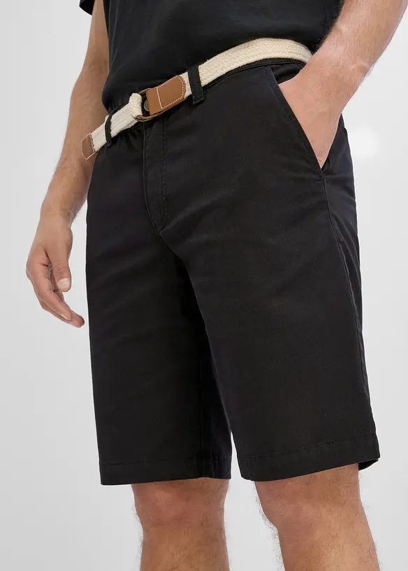 Stretchiga shorts med sk&auml;rp, normal passform, bonprix