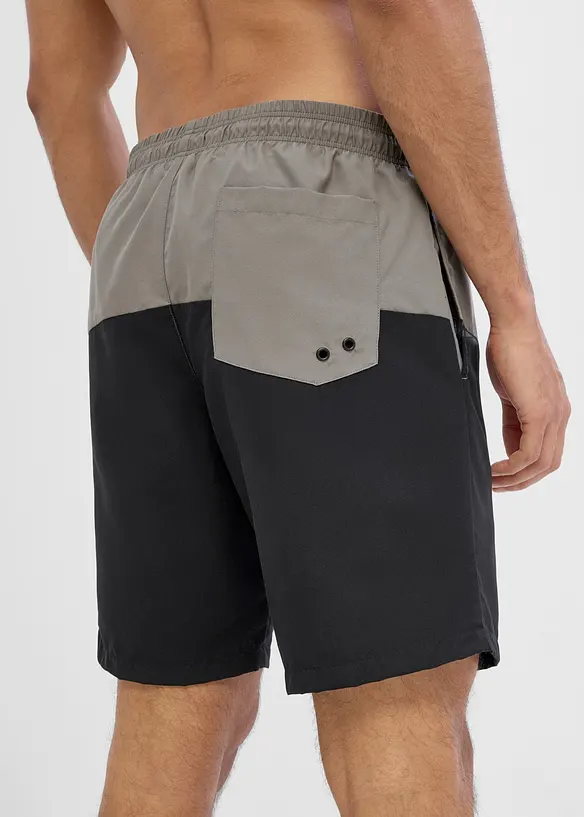 Badshorts med blockf&auml;rger, bonprix