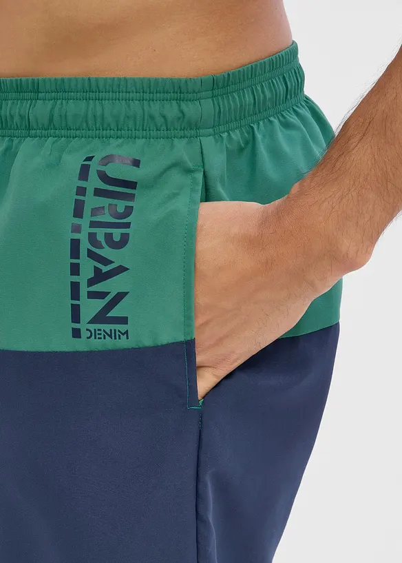 Badshorts med blockf&auml;rger, bonprix