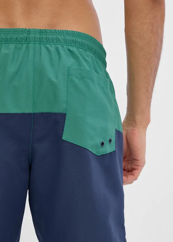 Badshorts med blockf&auml;rger, bonprix