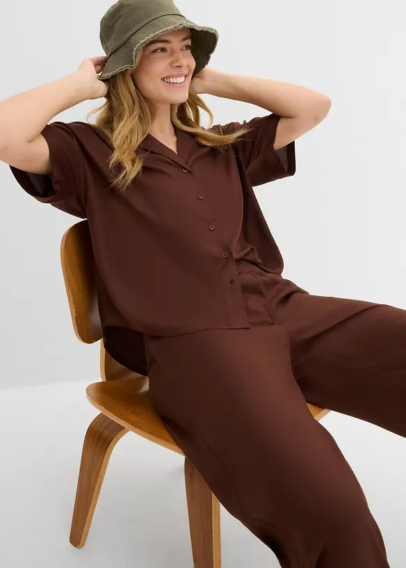 Kort&auml;rmad blus av mjuk viskosmix, bonprix