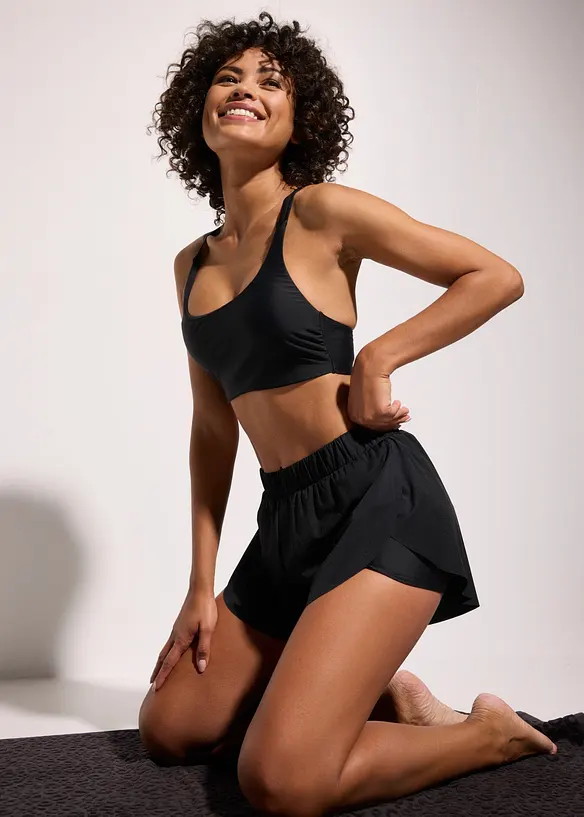 Sportiga badshorts i snabbtorkande material, bonprix