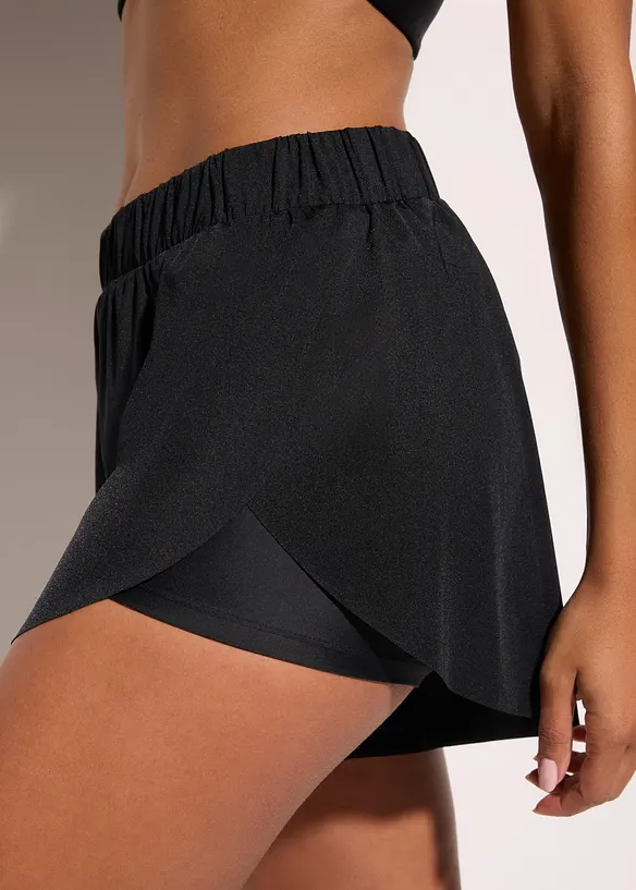 Sportiga badshorts i snabbtorkande material, bonprix