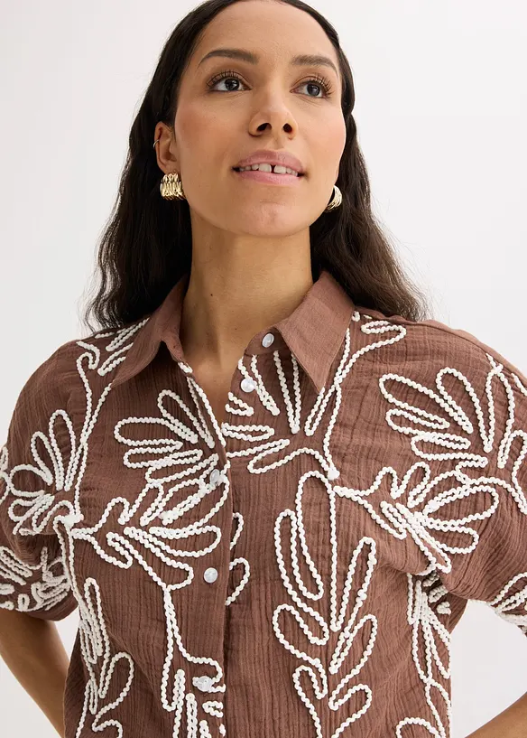 Blus i bomull med broderi, bonprix