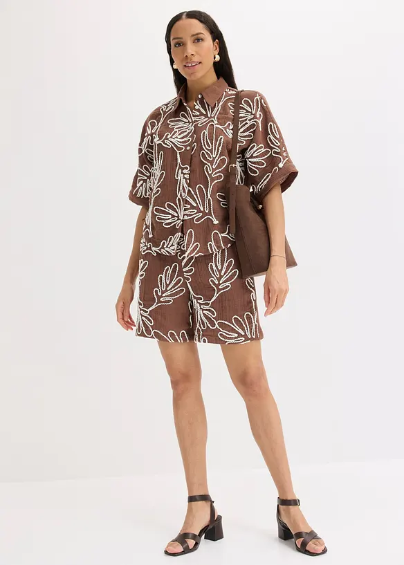 Shorts av bomull med broderi, bonprix