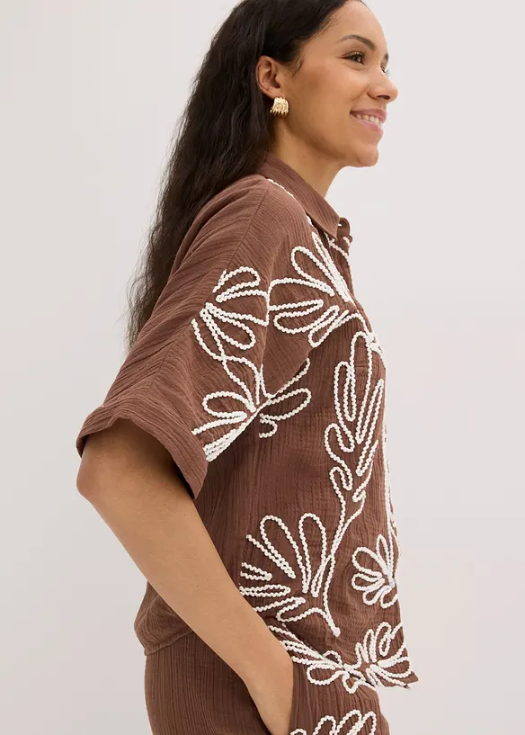 Blus i bomull med broderi, bonprix