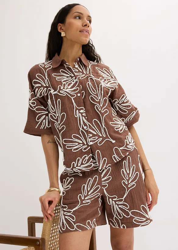 Shorts av bomull med broderi, bonprix