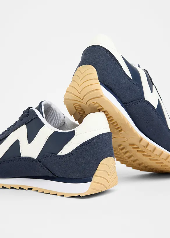 Sneakers med profilsula, bonprix