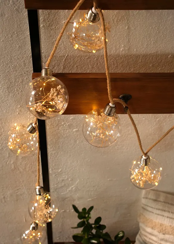 LED-ljusslinga med 8 bollar med torkade blommor, bonprix