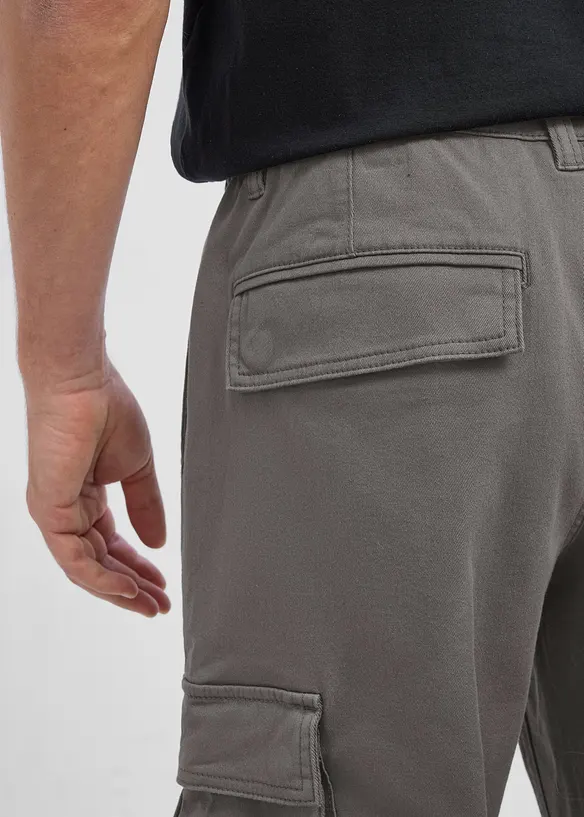 Cargobyxa med res&aring;rmidja och stretch Classic Fit, Straight, bonprix